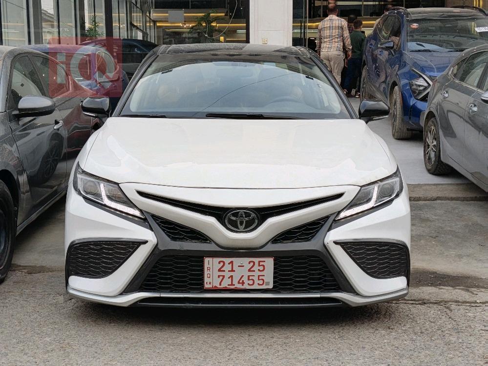 تۆیۆتا کامری